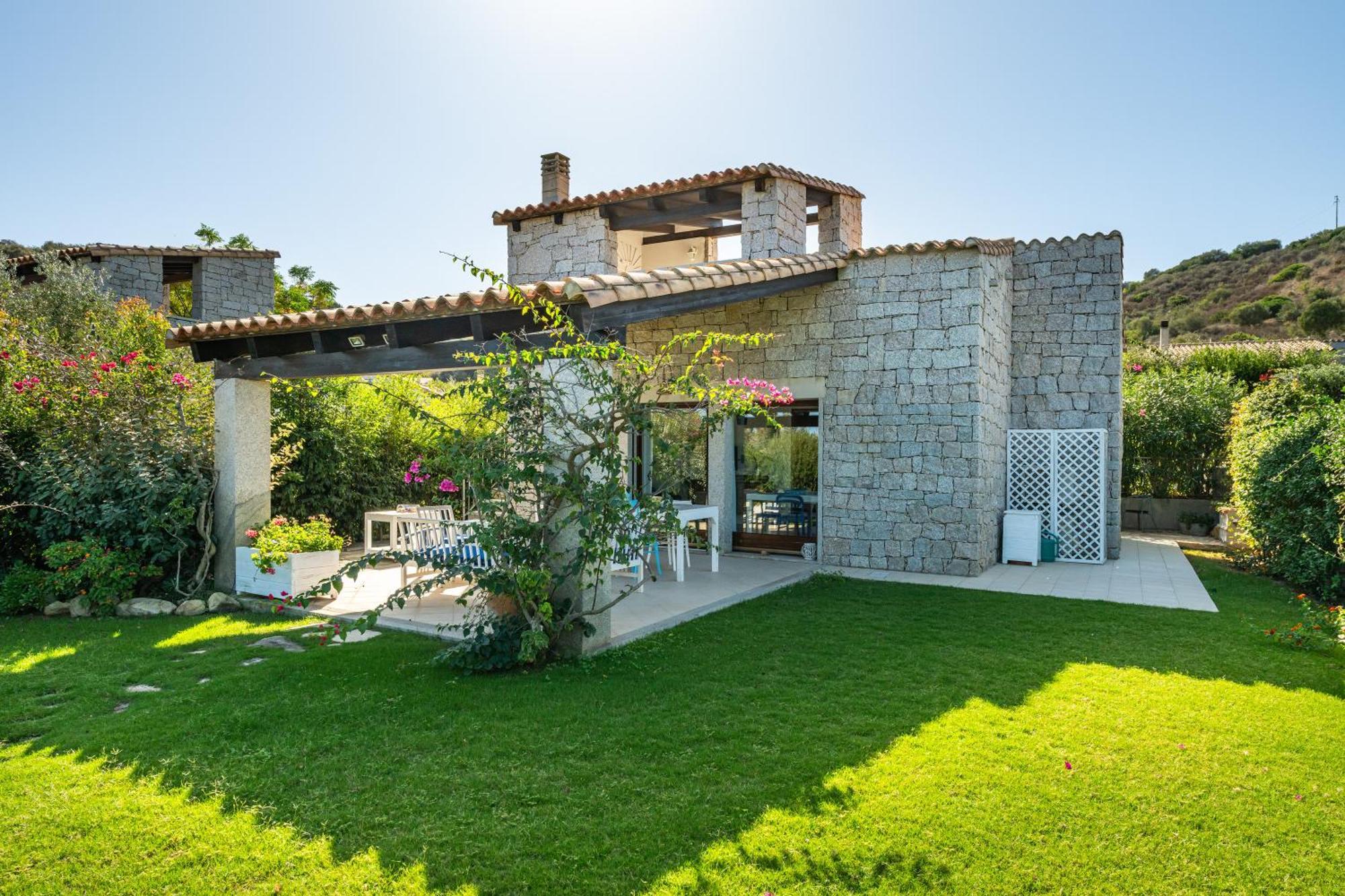 Villa Bouganville Cala Sinzias กัสเตียดาส ภายนอก รูปภาพ